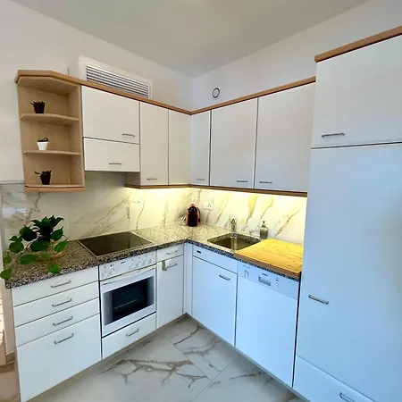 The Grand Vista - View & Parking *