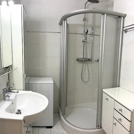 The Grand Vista - View & Parking ルガーノ