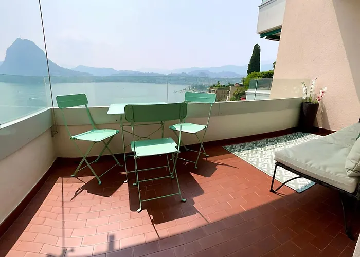 The Grand Vista - View & Parking *